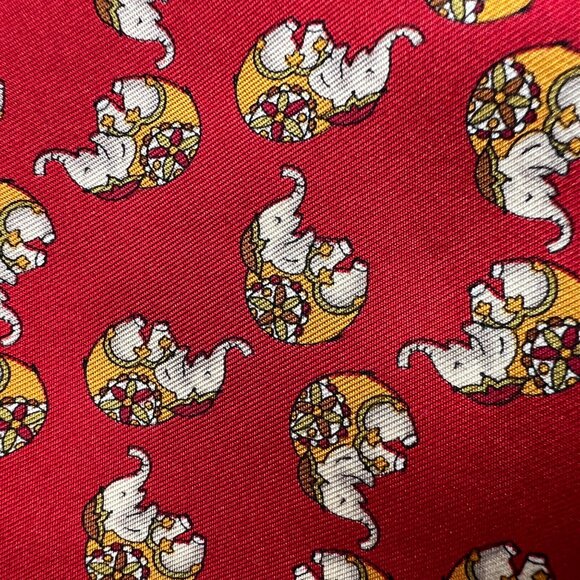 Salvatore Ferragamo Mens Silk Elephant Pattern Tie Made In Italy Red - Picture 4 of 5